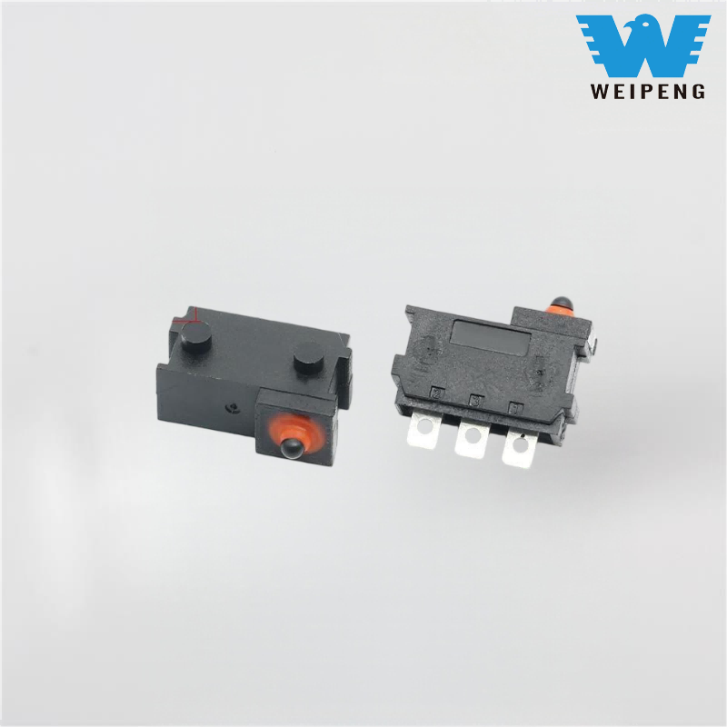 Zamek drzwi samochodu i mikroprzełącznik maski